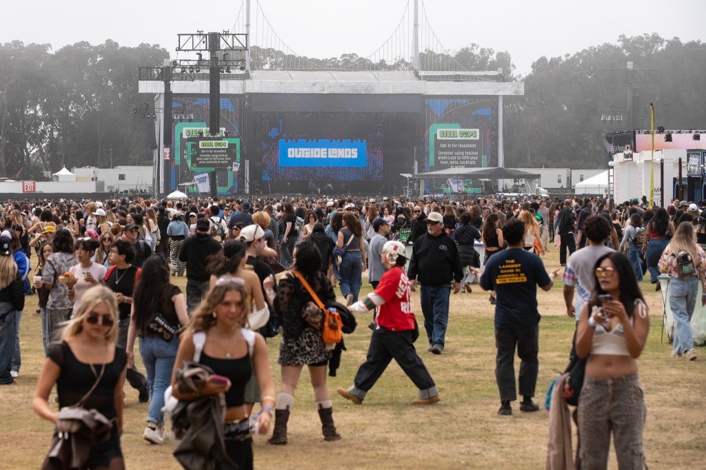 fans at outside lands 2025