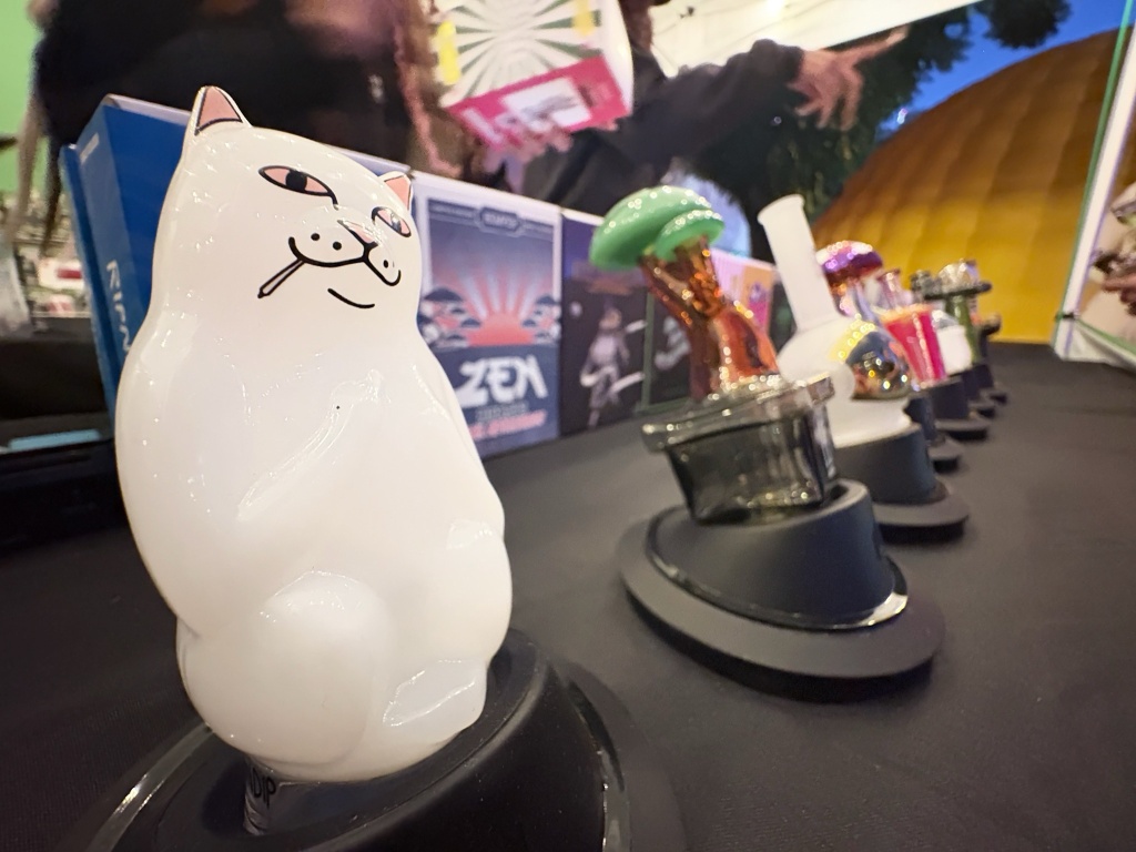 puffco custom tops at puffcon 2025