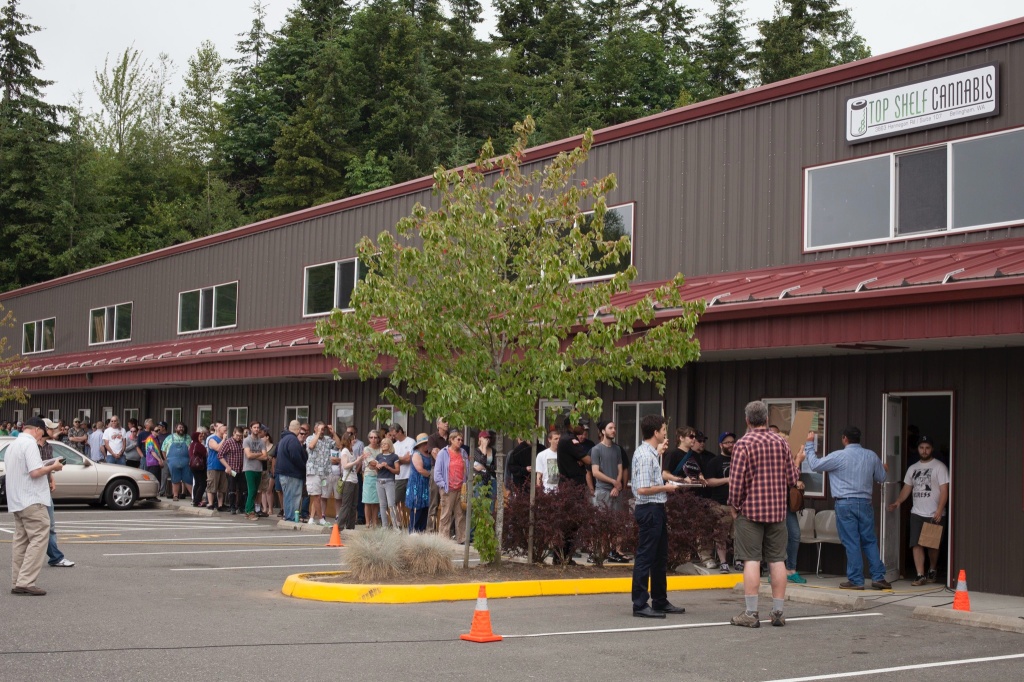 people line up to buy legal washington weed