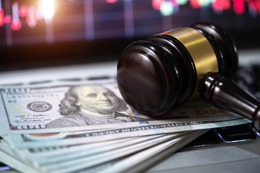 gavel over money xzibit named in cannabis lawsuit