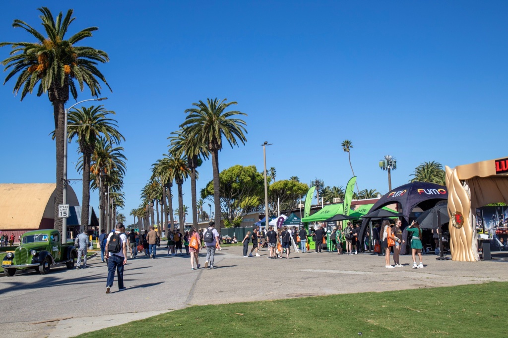attendees of hall of flowers ventura 2026 arrive