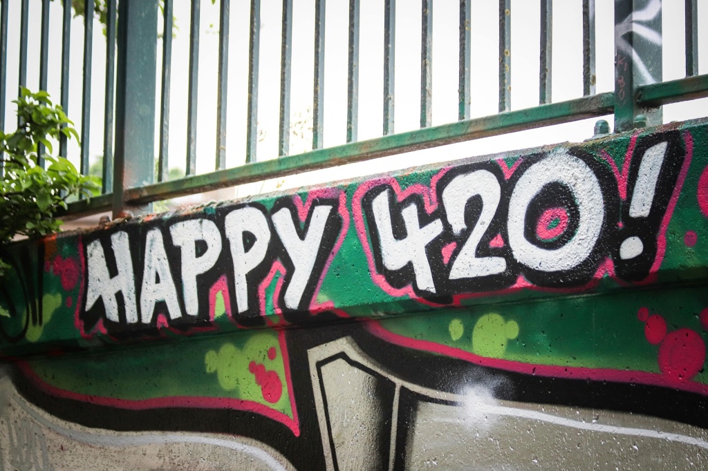 420 sign submit 420 deals