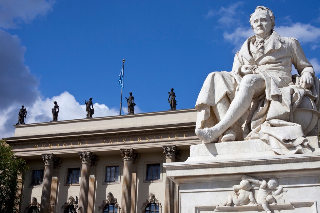 alexander von humboldt statue