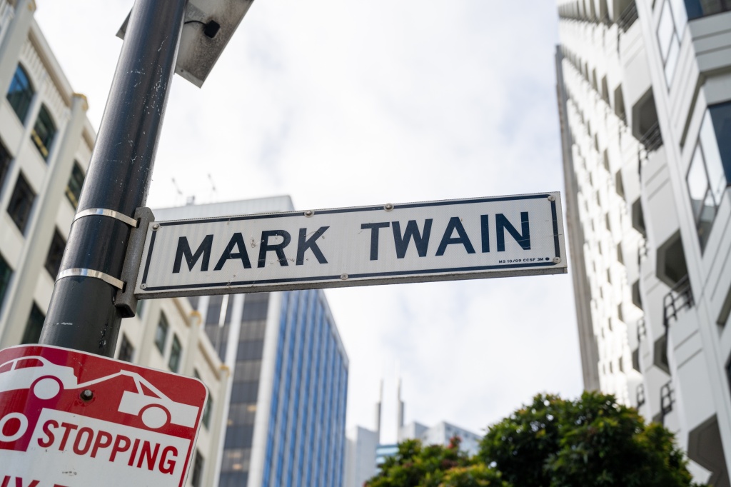 mark twain street sign